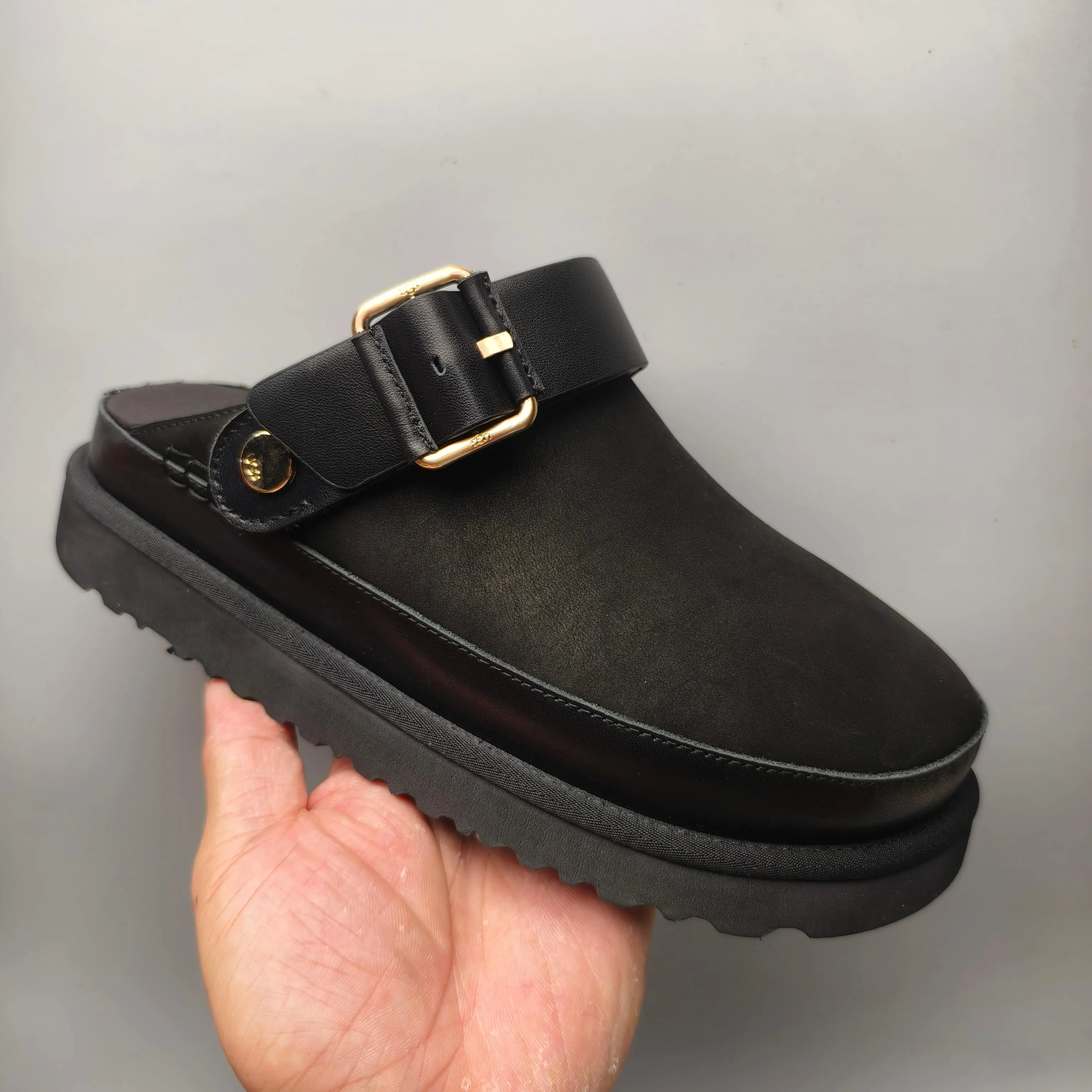 💰520 UGG sandals 9590 new spring and summer slip-on sandals Color: Maroon Sand Black Size: 35-41